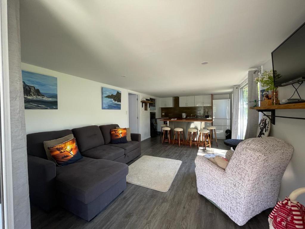 Awa Tui Batch Apartment Blenheim Exterior photo